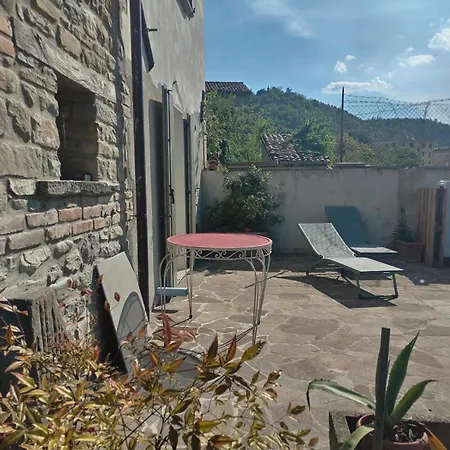 Casina Borgo Castello * Civitella di Romagna